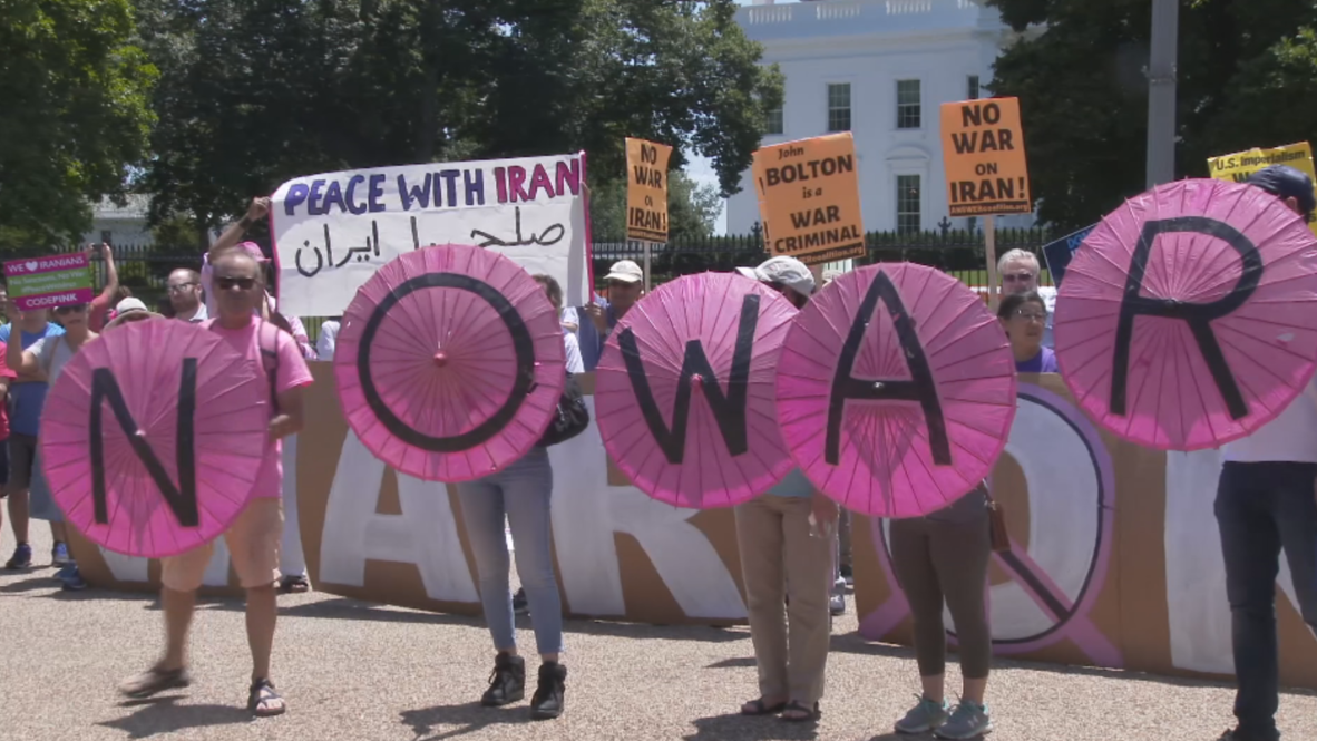 USA: Activists stage protest calling for peace with Iran outside White House