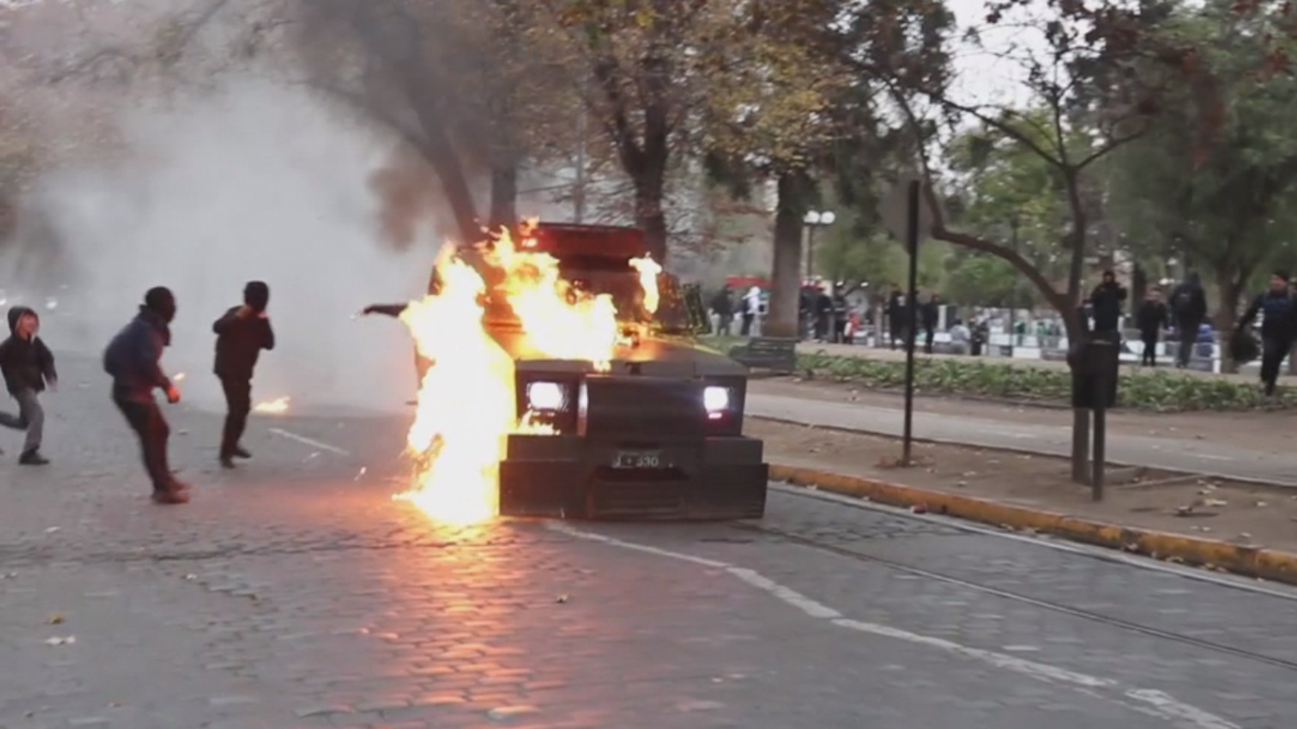 Chile: Violentos enfrentamientos durante protesta estudiantil