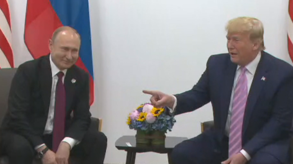 Япония: "Не вмешивайтесь в выборы" - пошутил Трамп на совместной встрече с Путиным
