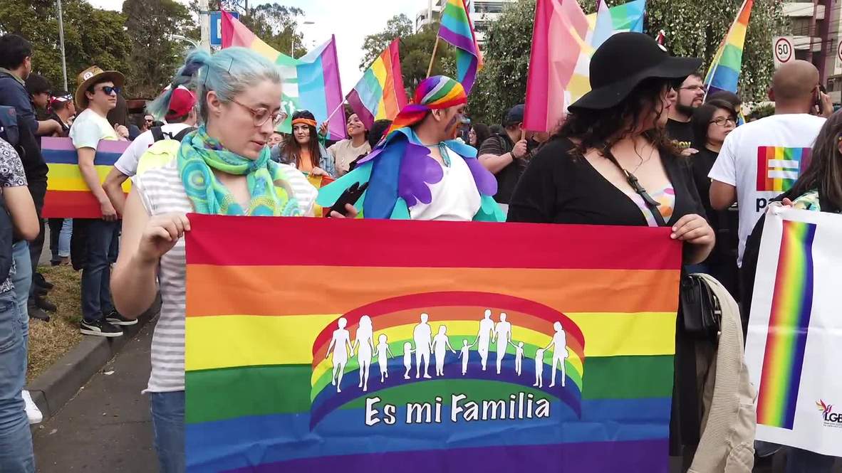 Ecuador: Gay pride parade and anti-same sex marriage demo hit the streets of Quito