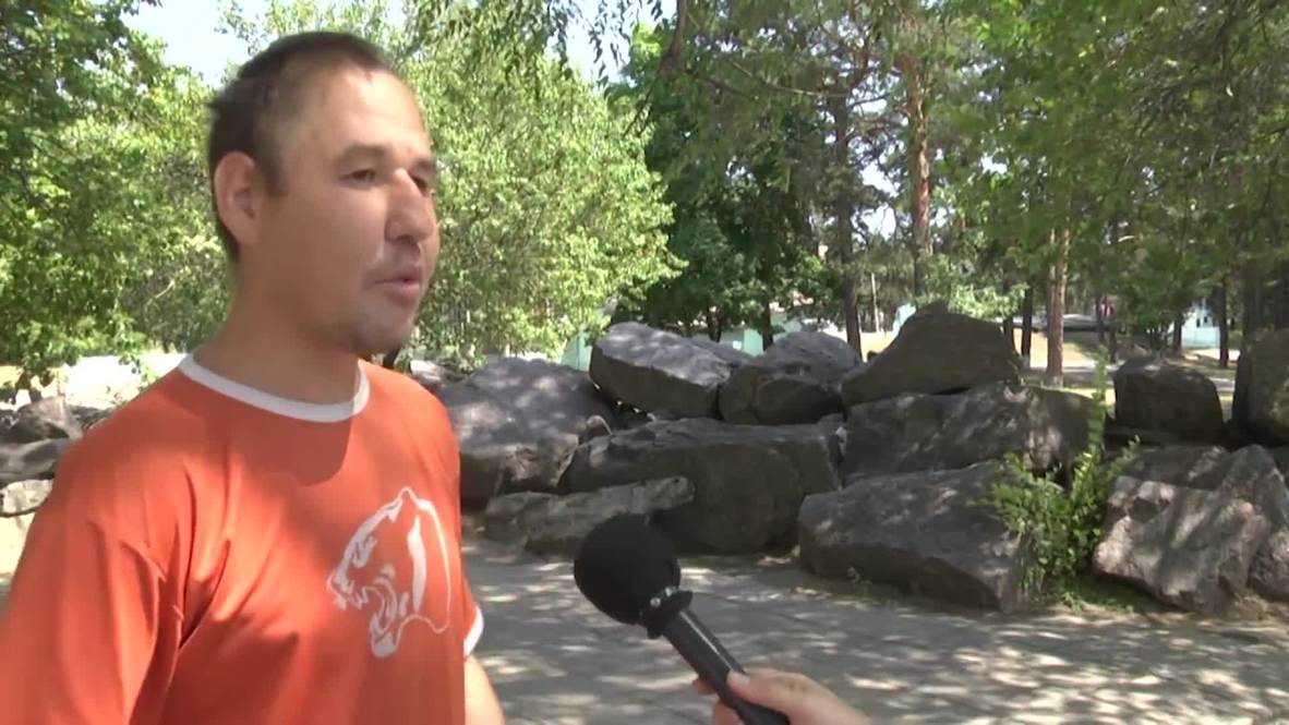 Россия: Мужчина упал в мазутную реку в Воронежской области. Затягивало, как в болото