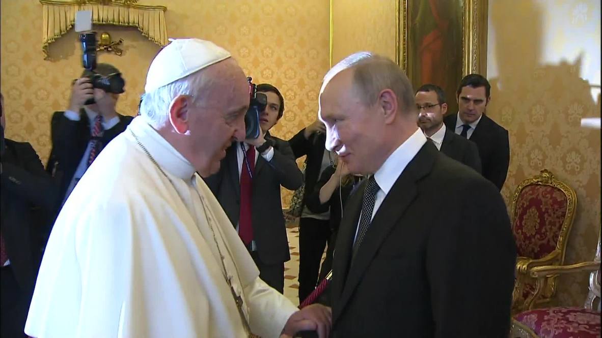 El Vaticano: Putin se reúne con el papa Francisco