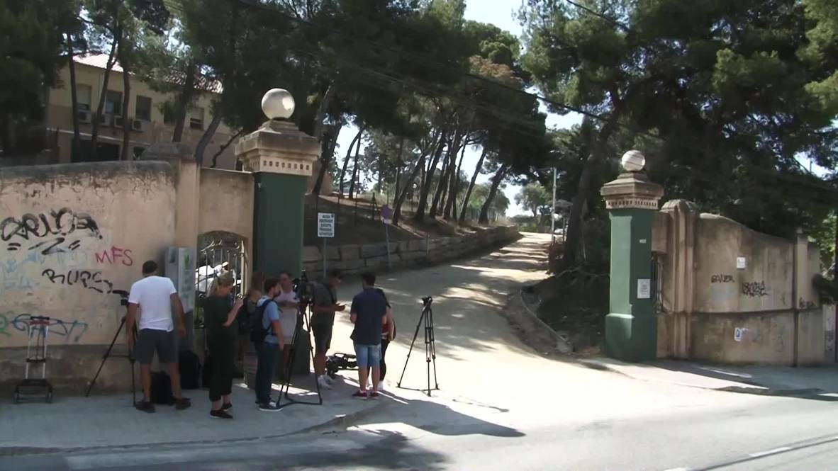 Spain: Locals attempt to storm Catalan centre for foreign minors