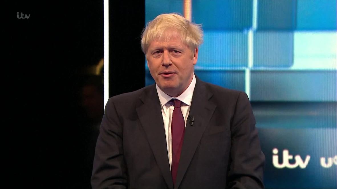 UK: Boris Johnson refuses to commit to keeping Darroch as US ambassador