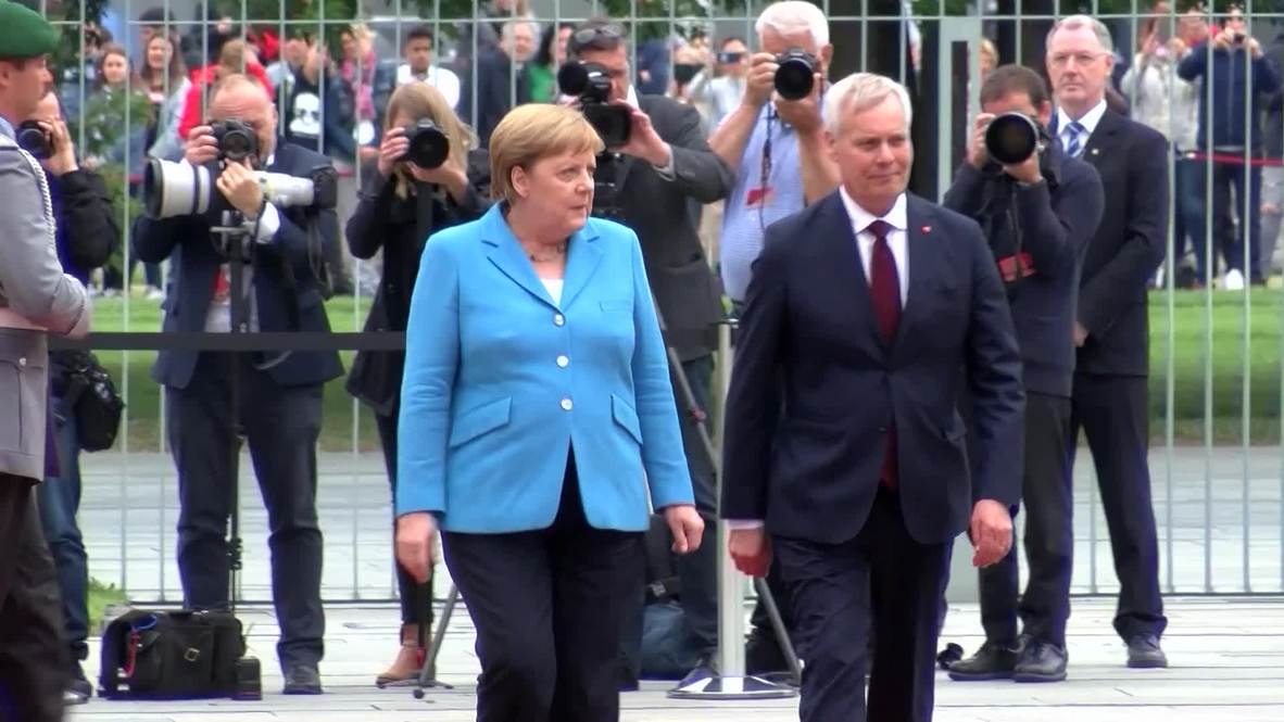 Alemania: Merkel asegura "estar bien" tras el tercer episodio de temblores en un mes