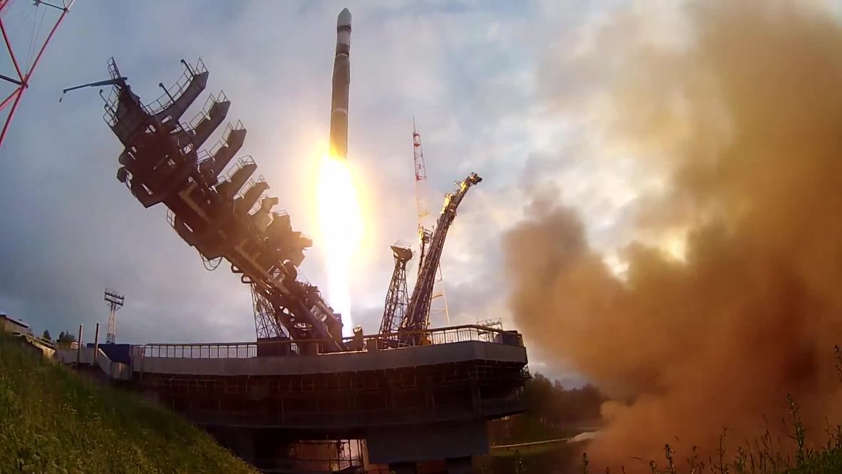 Россия: С космодрома Плесецк стартовала ракета "Союз-2.1В" с 4 военными спутниками