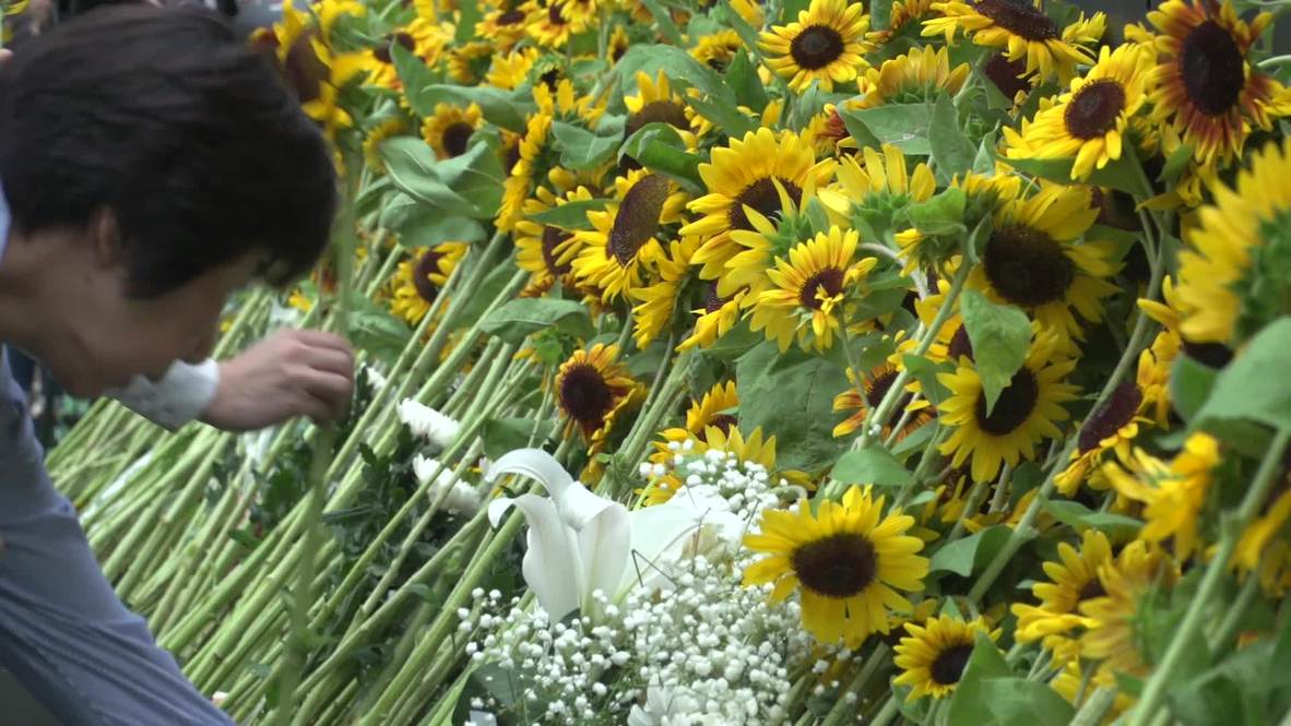 Hong Kong: Thousands gather in memory of deceased Hong Kong protester