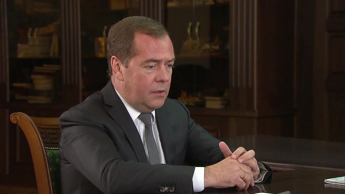 Россия: Развитие детских садов, школ, медицины - Медведев о приоритетах на Ставрополье