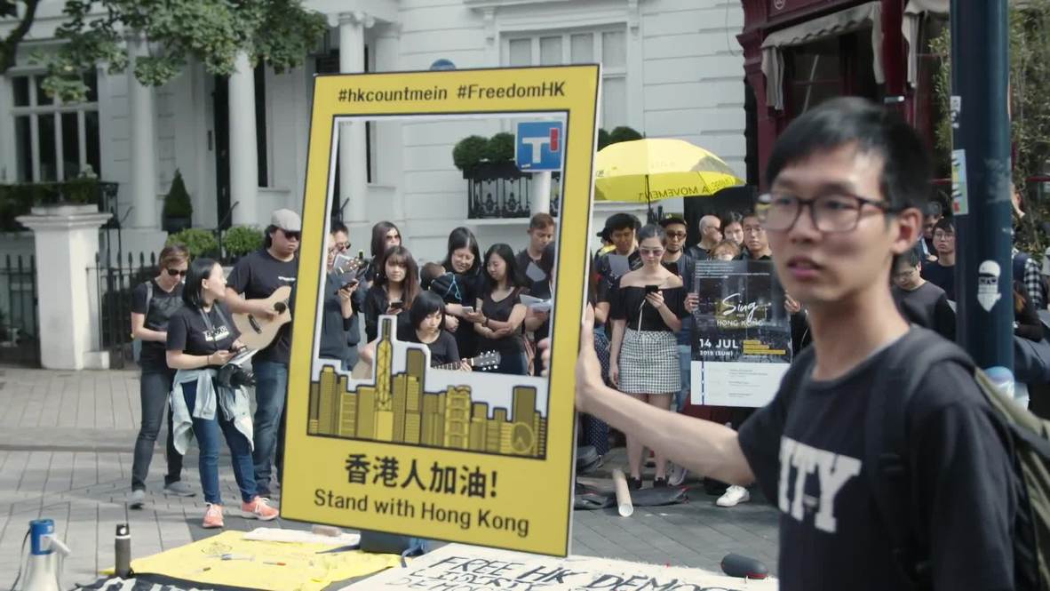 UK: Protesters in London 'Sing for Hong Kong' in show of solidarity