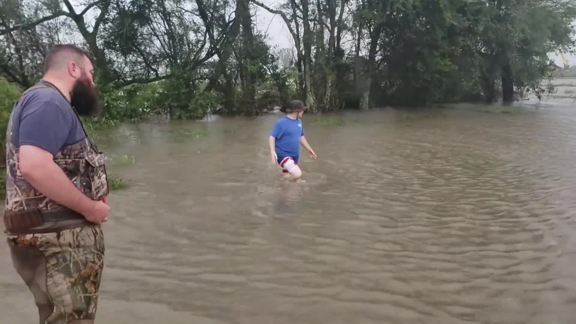 USA: Rescuers struggle to reach flood victims from Tropical Storm Barry