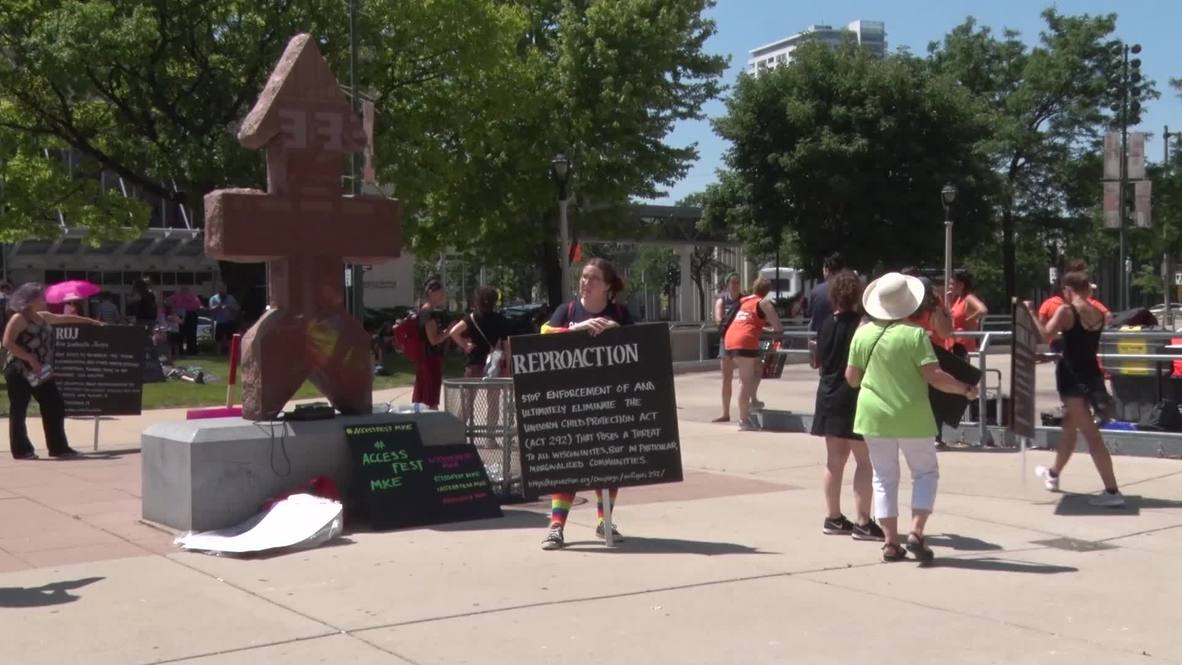 USA: Pro-choice activists rally against anti-abortion events in Milwaukee