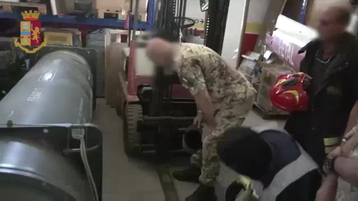Italia: Policía incauta un misil, armas, municiones y símbolos nazis a grupos de extrema derecha