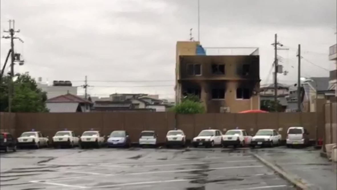 Japón: Los bomberos acuden al lugar del ataque incendiario que ha matado a 26 personas