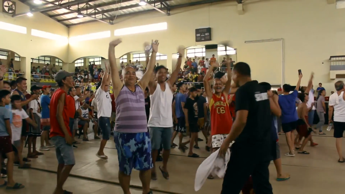 Philippines: Ecstatic fans celebrate Manny Pacquiao's boxing victory