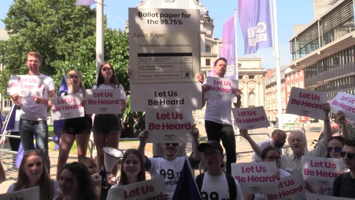 UK: People's Vote protesters take aim at PM-elect Boris Johnson