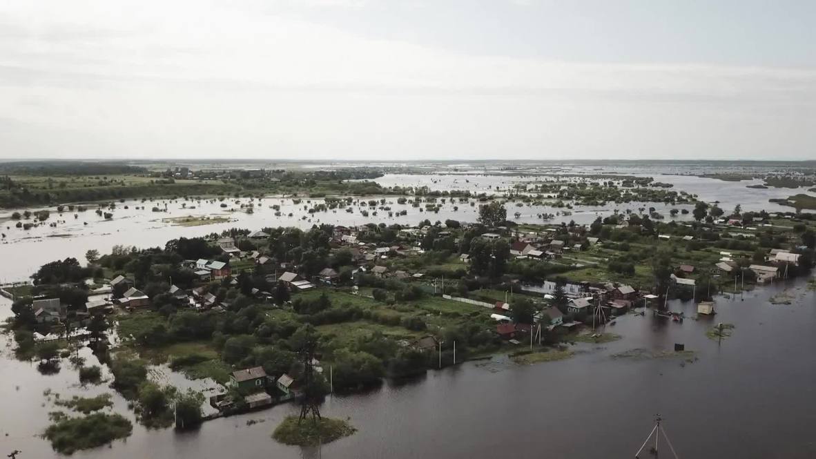 Rusia: Evacuan a más de 2.000 personas tras desbordarse el río Tom en Siberia