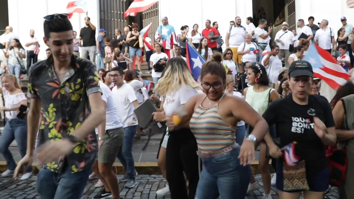 Puerto Rico: Miles celebran la renuncia del gobernador Rosselló en San Juan
