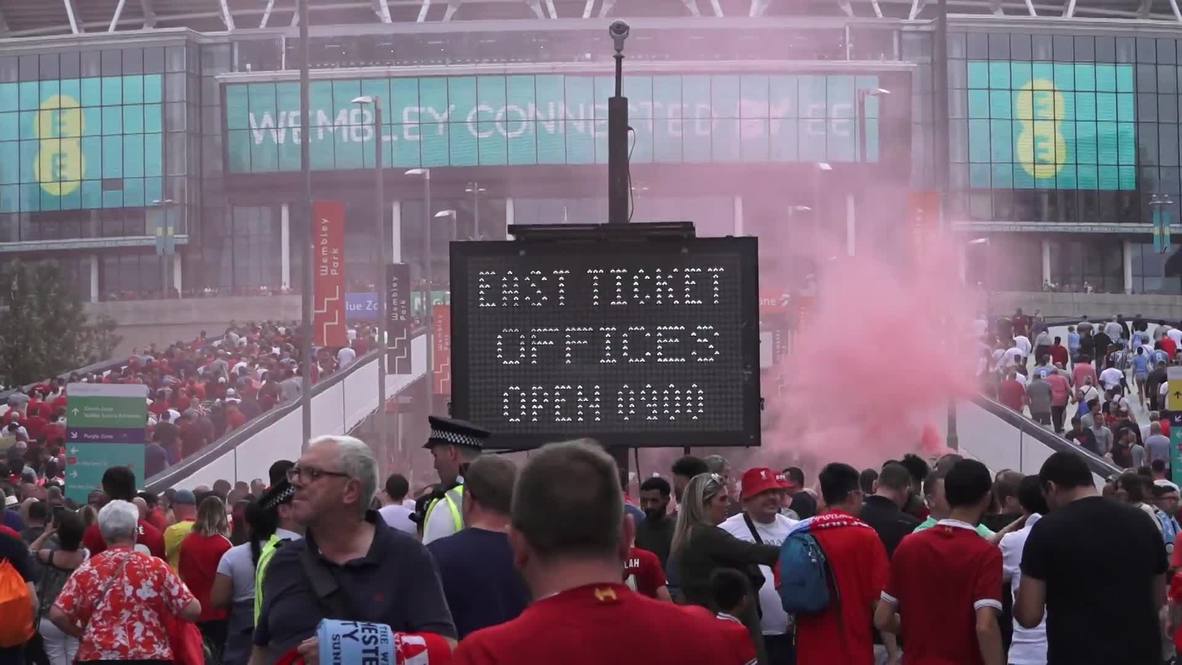 UK: Liverpool fans head to Wembley stadium for Man City clash