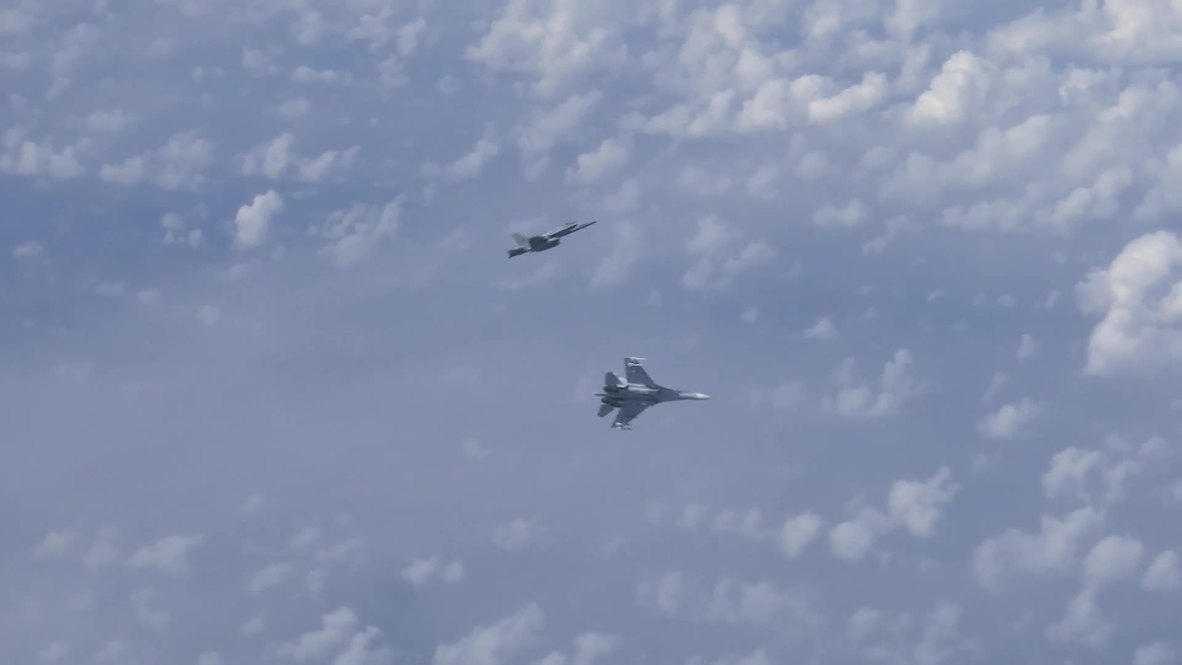 Baltic Sea: Russian Su-27 jet pushes NATO’s F-18 away from Shoigu’s plane