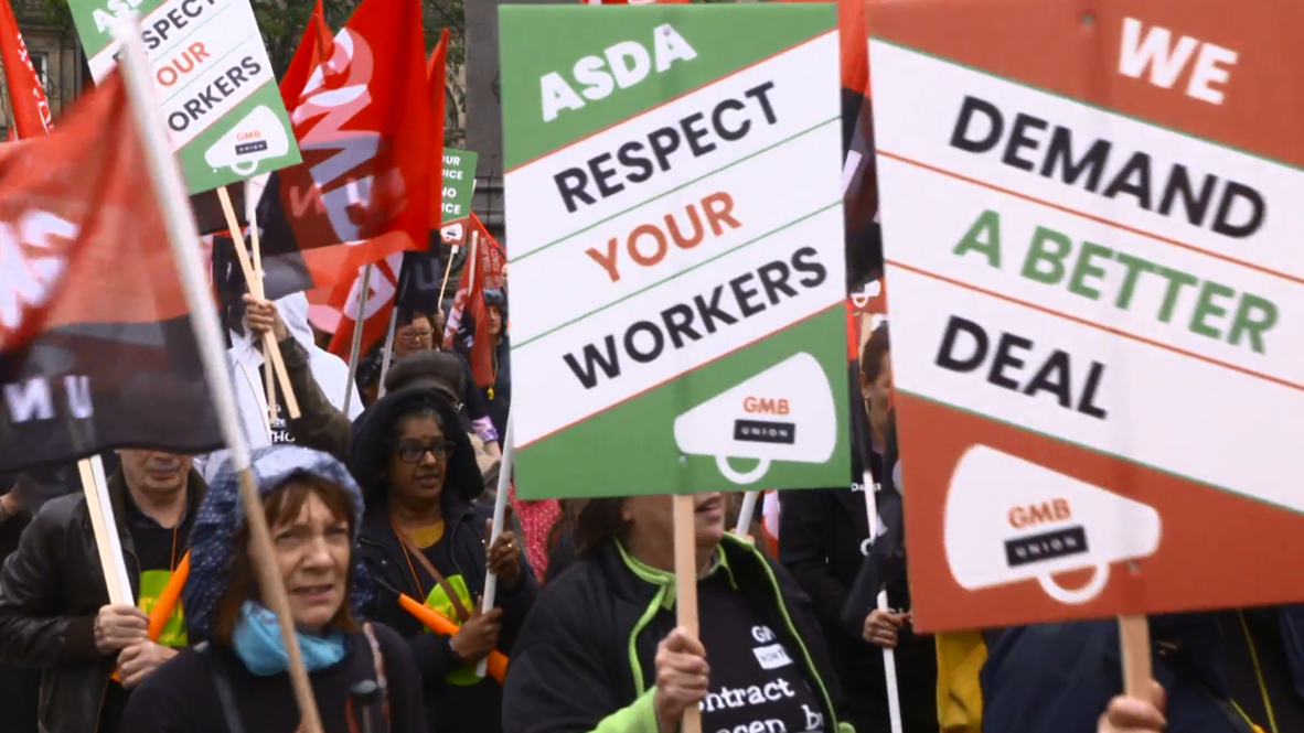 UK: Asda supermarket workers protest against contract changes in Leeds