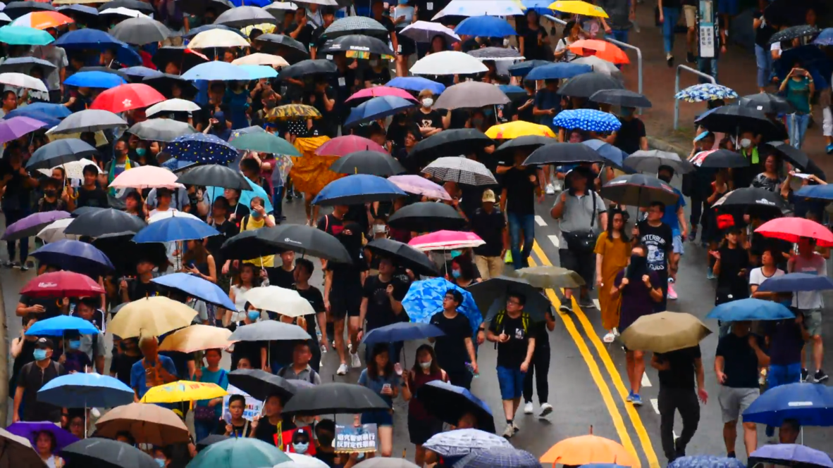 Hong Kong: Manifestantes protestan en el centro por undécimo fin de semana consecutivo