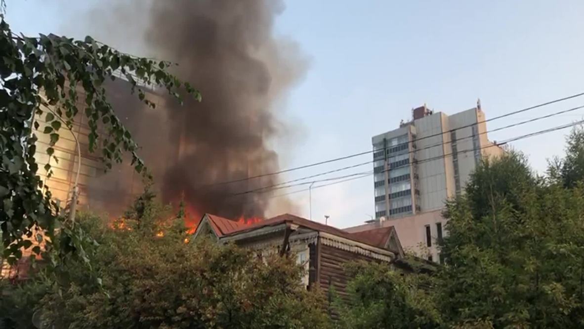 Россия: В здании Новосибирска, где находится дорогой ресторан, произошел пожар