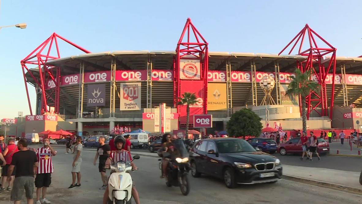 Grecia: Productor de Ruptly fue atacado por hinchas griegos en El Pireo