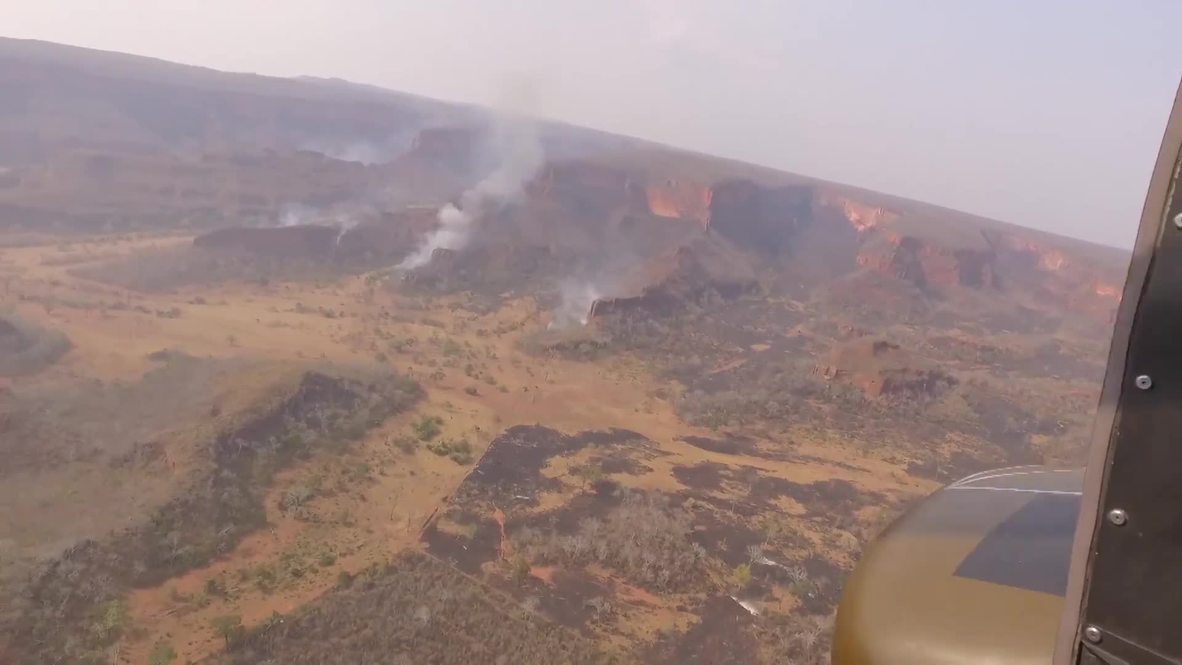Bolivia: Firefighters take to the sky in battle against Chiquitos blazes