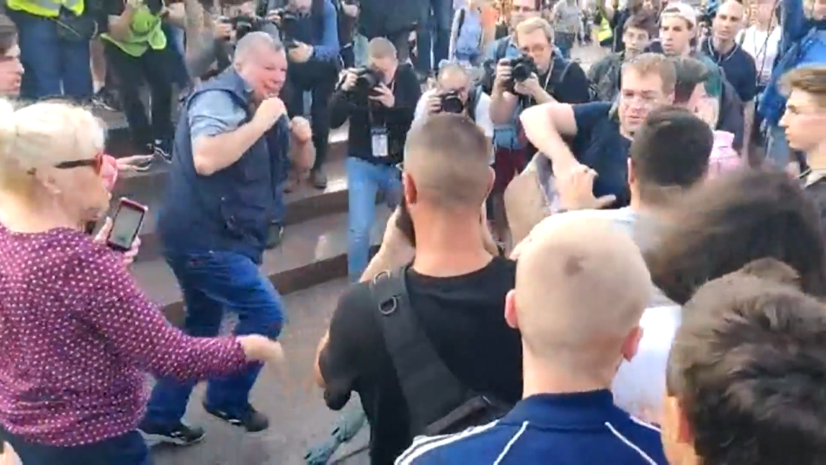 Russia: Hundreds join unauthorized protest in support of disqualfied Moscow Duma candidates
