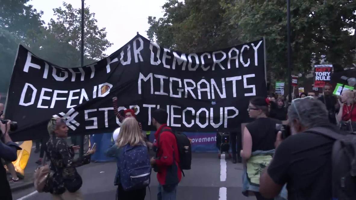 Reino Unido: Manifestantes marchan hasta el Parlamento antes de votación por un Brexit sin acuerdo