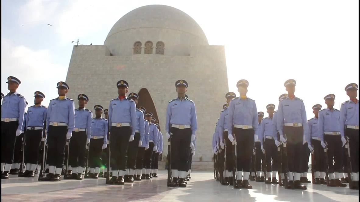 Pakistan: Defence and Martyrs Day honoured at tomb of country's founder