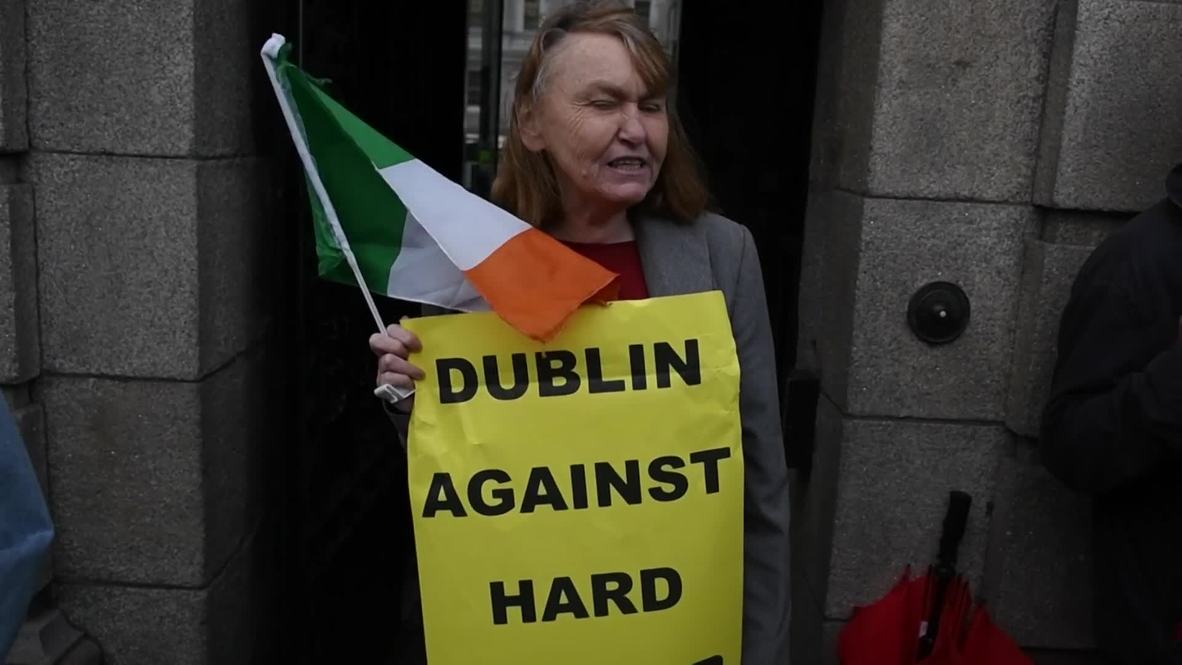 Ireland: 'No border, No Brexit' - Dubliners protest Boris Johnson visit