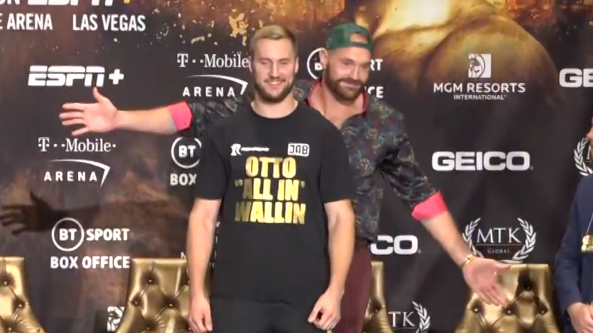 Tyson Fury KOs crowd with side-splitting Spanish response to Mexican media