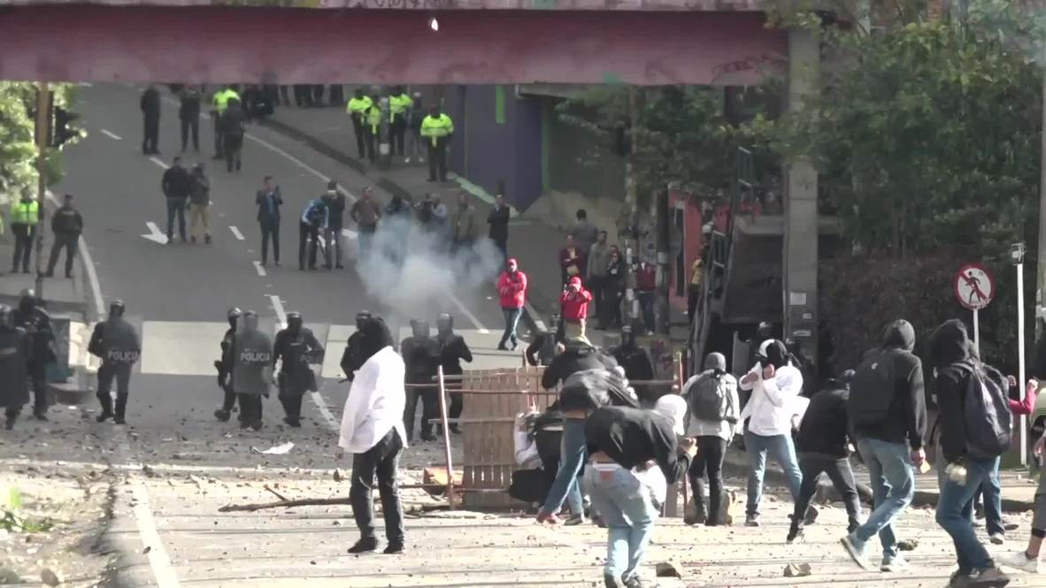 Colombia: Violent clashes between students and police erupt in Bogota