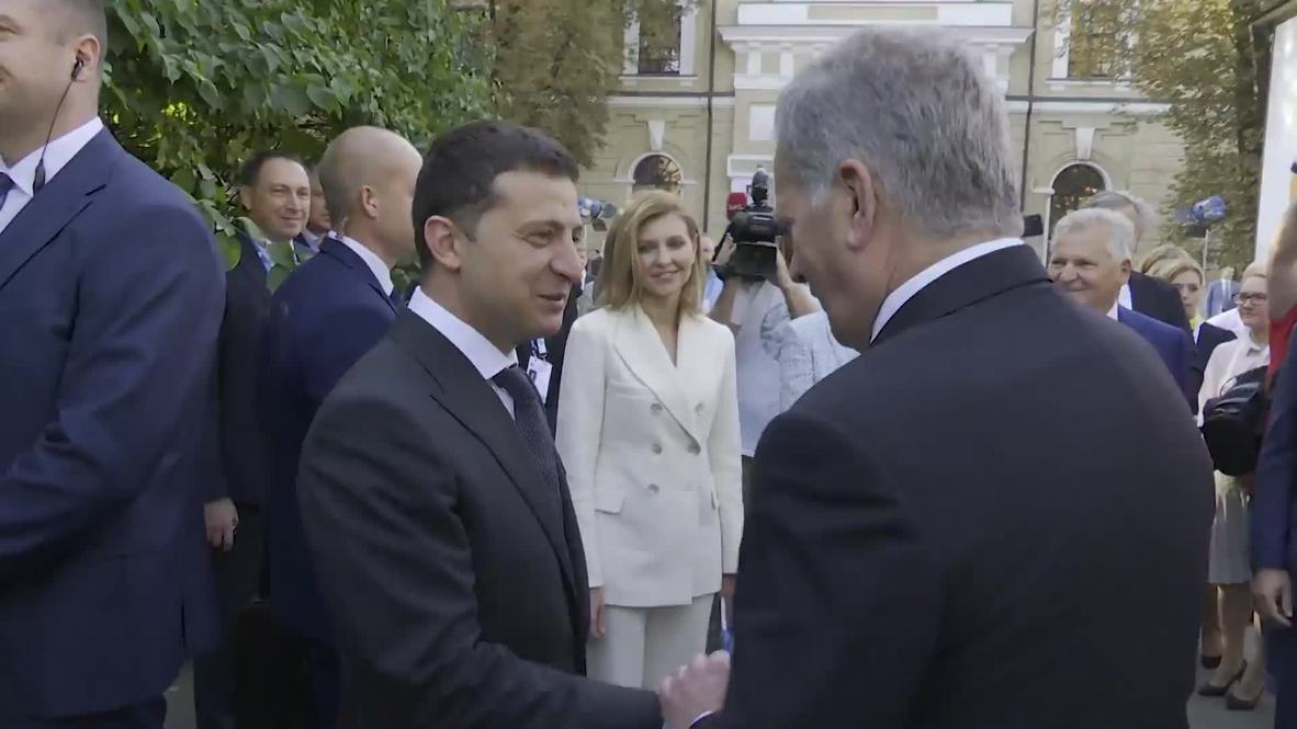 Украина: "Будем бороться, чтобы вернуть Крым и не только словами" - Зеленский на форуме