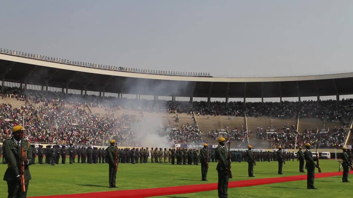 Zimbabwe: African leaders attend Mugabe's state funeral in half-empty stadium
