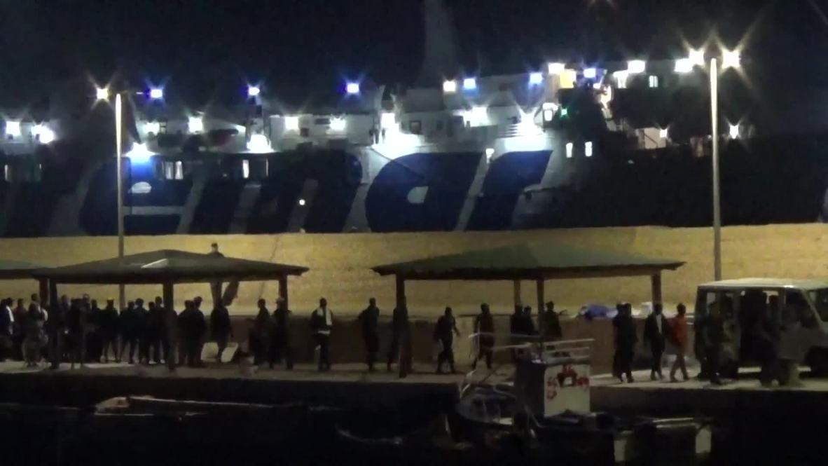 Italy: 82 migrants disembark rescue ship 'Ocean Viking' in Lampedusa
