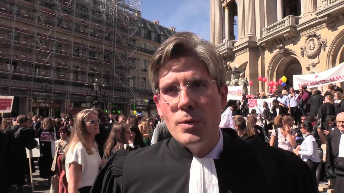 France: Lawyers, doctors and pilots protest against planned pension reform