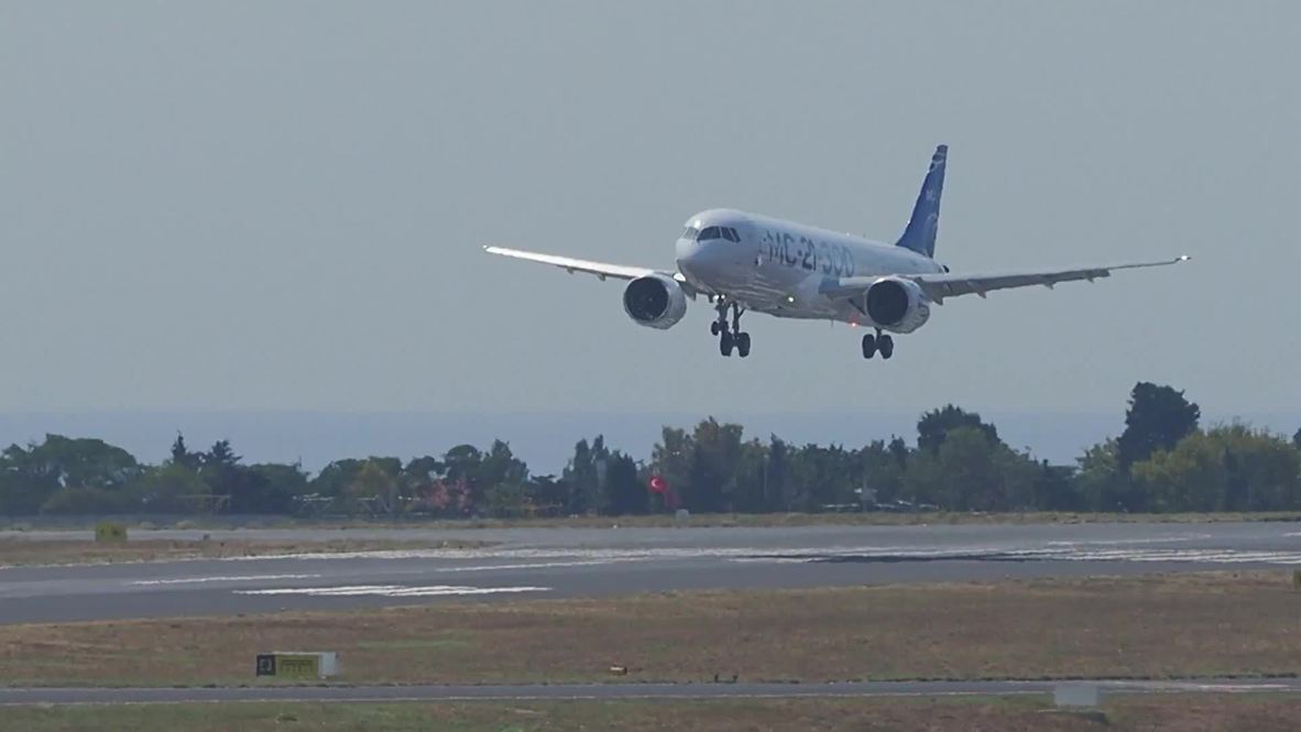 Турция: Во всей красе! Новейший российский самолёт МС-21-300 приземлился в Стамбуле