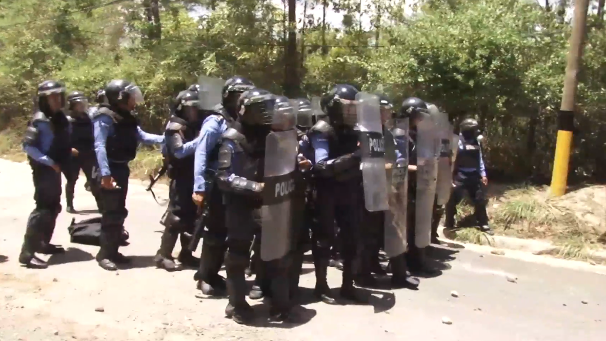 Honduras: Environmental activists confront police over construction project