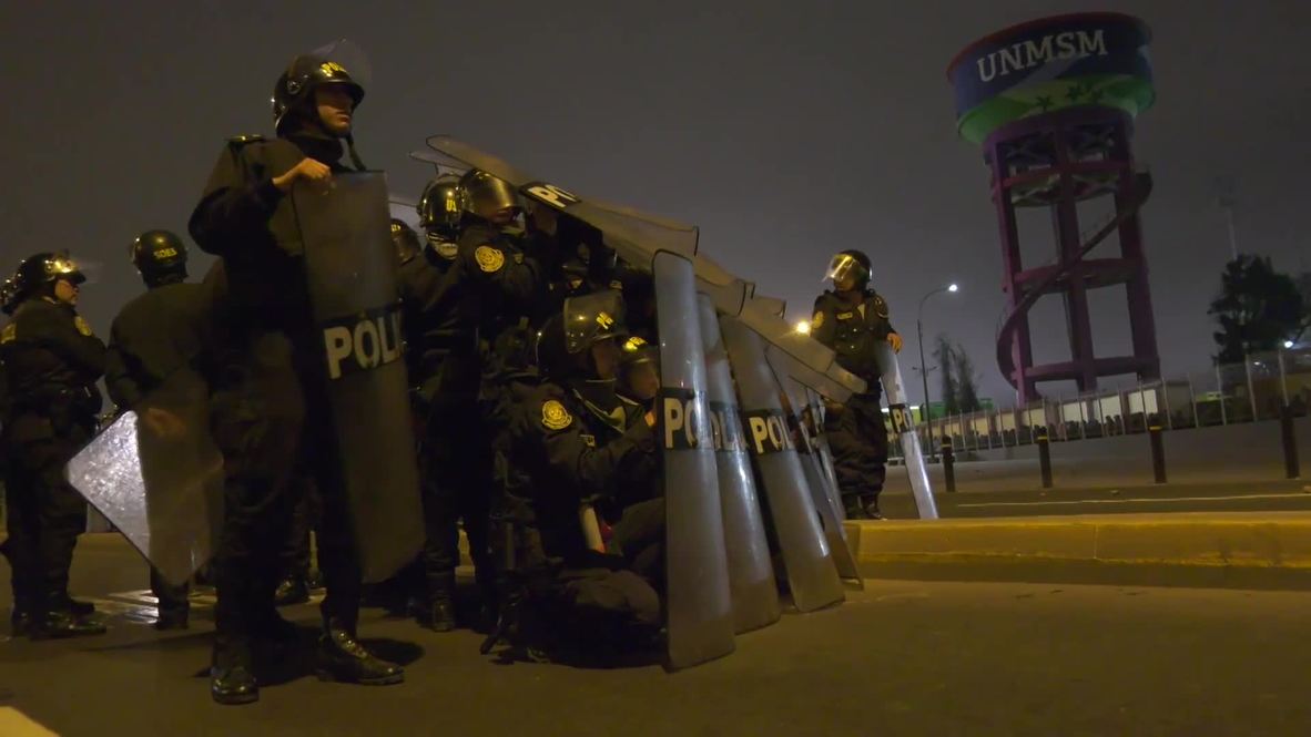 Peru: Students clash with police over road project at Lima university