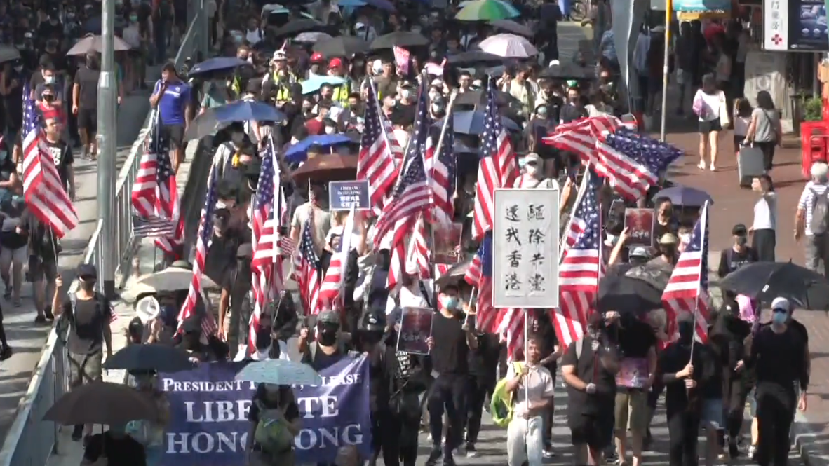 Hong Kong: Policía lanza gas lacrimógeno a los manifestantes en la semana 16 de protestas