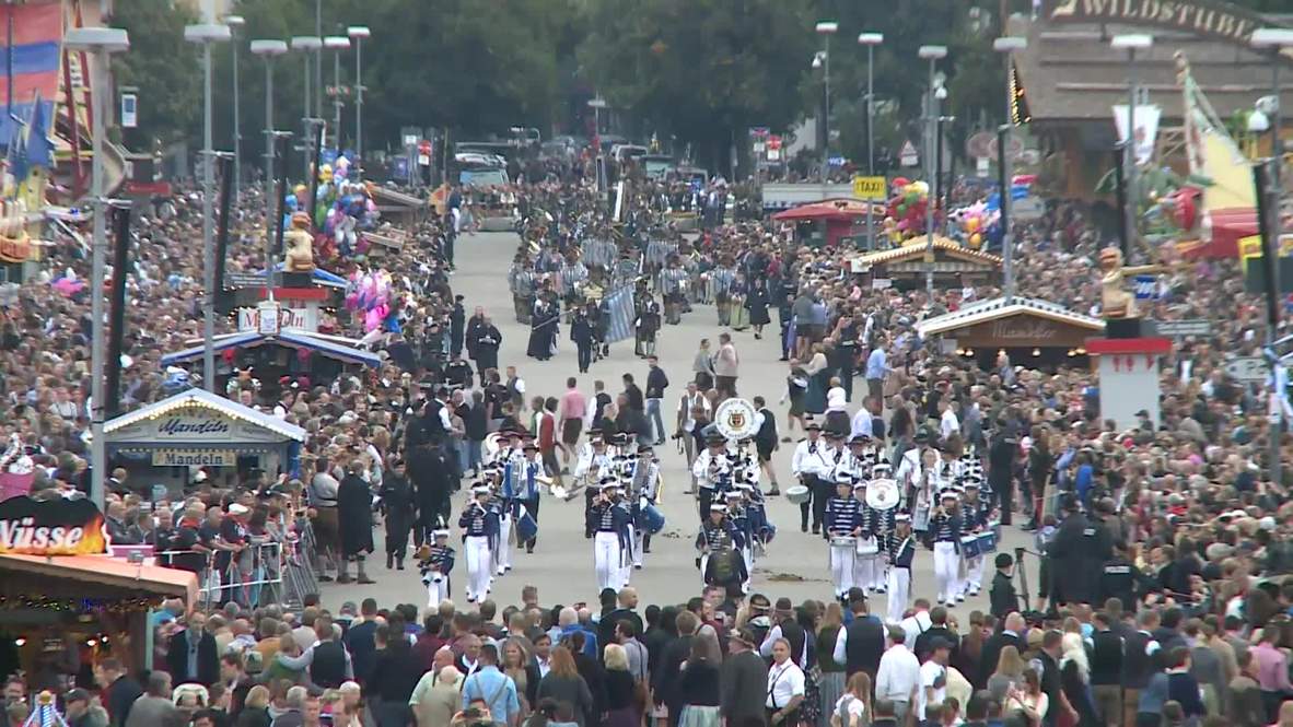 Germany: Thousands flock to watch Oktoberfest's costume parade