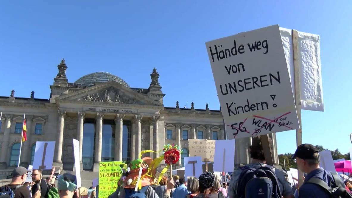 Germany: Activists condemn 5G tech ahead of parliament debate in Berlin