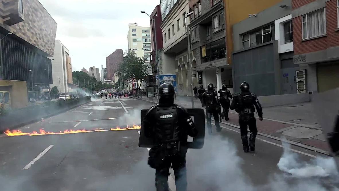 Colombia: Violent clashes as Bogota students protest university rector corruption