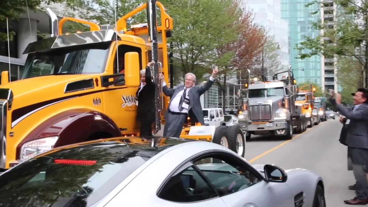 Canada: Logging trucks convoy protests job losses in forestry industry