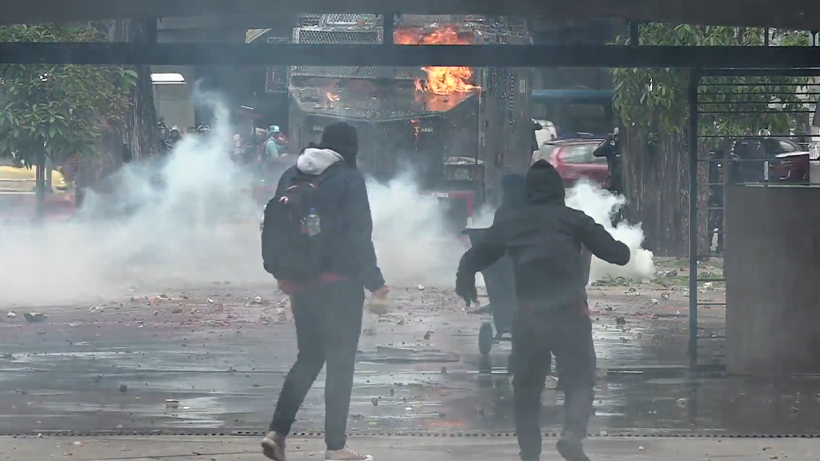 Colombia: Police teargas students at university corruption protest