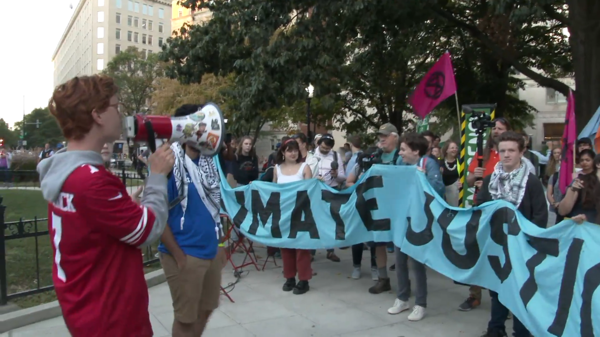 USA: Activists hold 'Shut Down DC' march to demand climate action