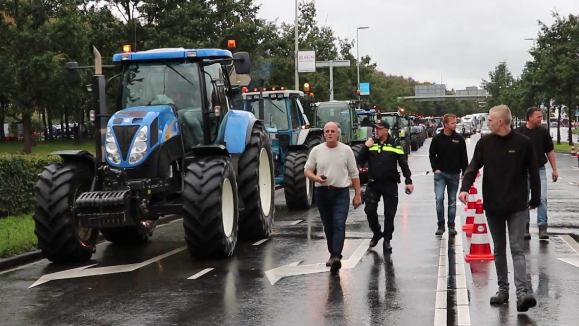Países Bajos: Agricultores protestan paralizando La Haya con miles de tractores