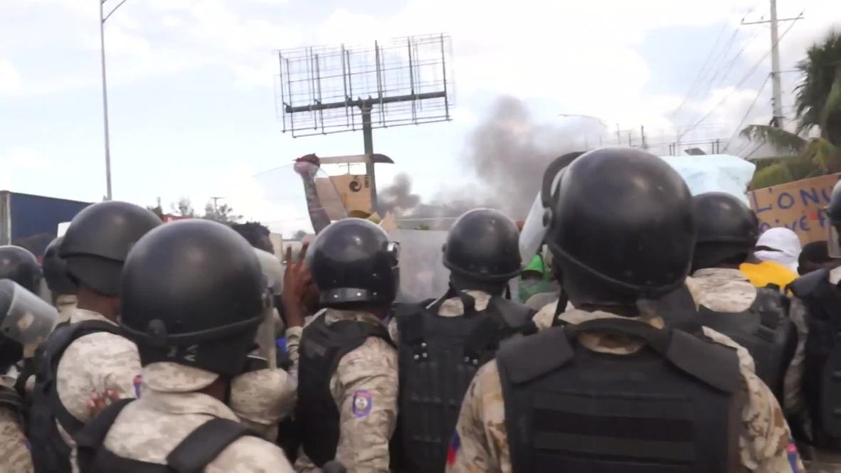 Haiti: Tear gas fired as police clash with anti-govt. protesters